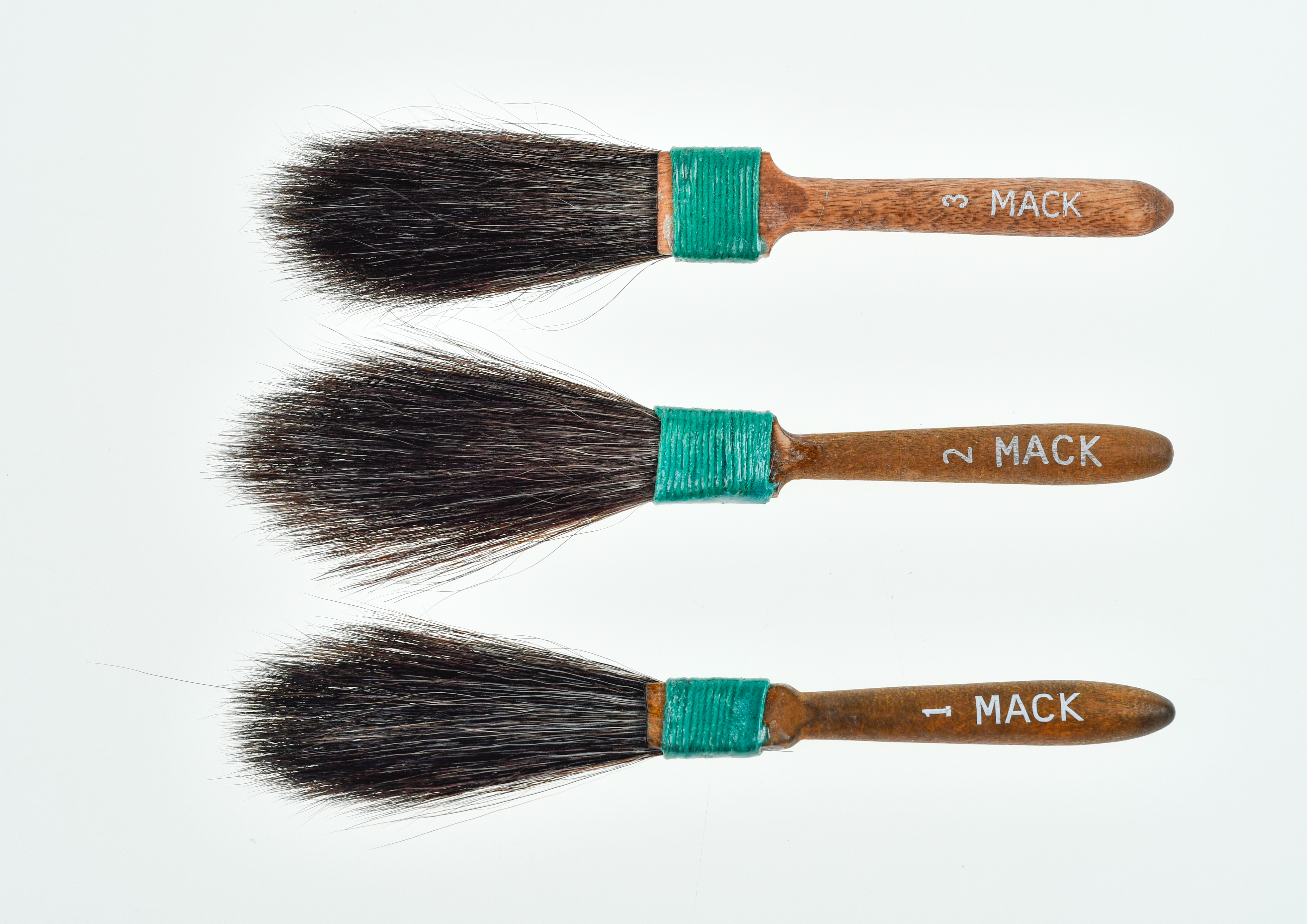 "MACK" Series 30 Squirrel Hair Dagger Sriper